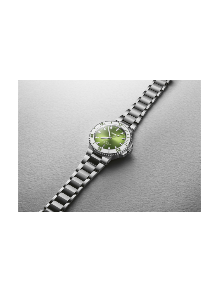 01 733 7787 4137-07 8 22 04PEB